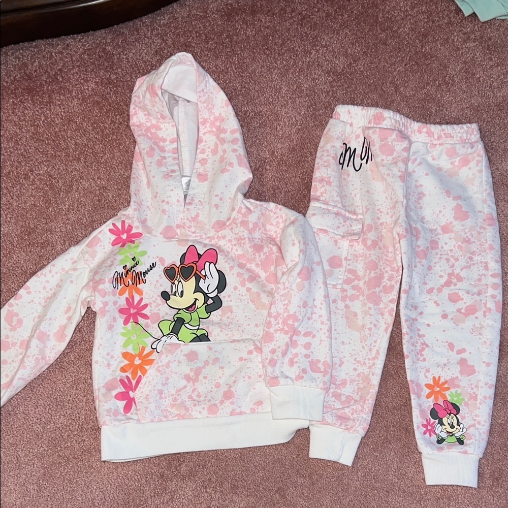 Vineyard Vines Floral and MORE! - Picture 2 of 8